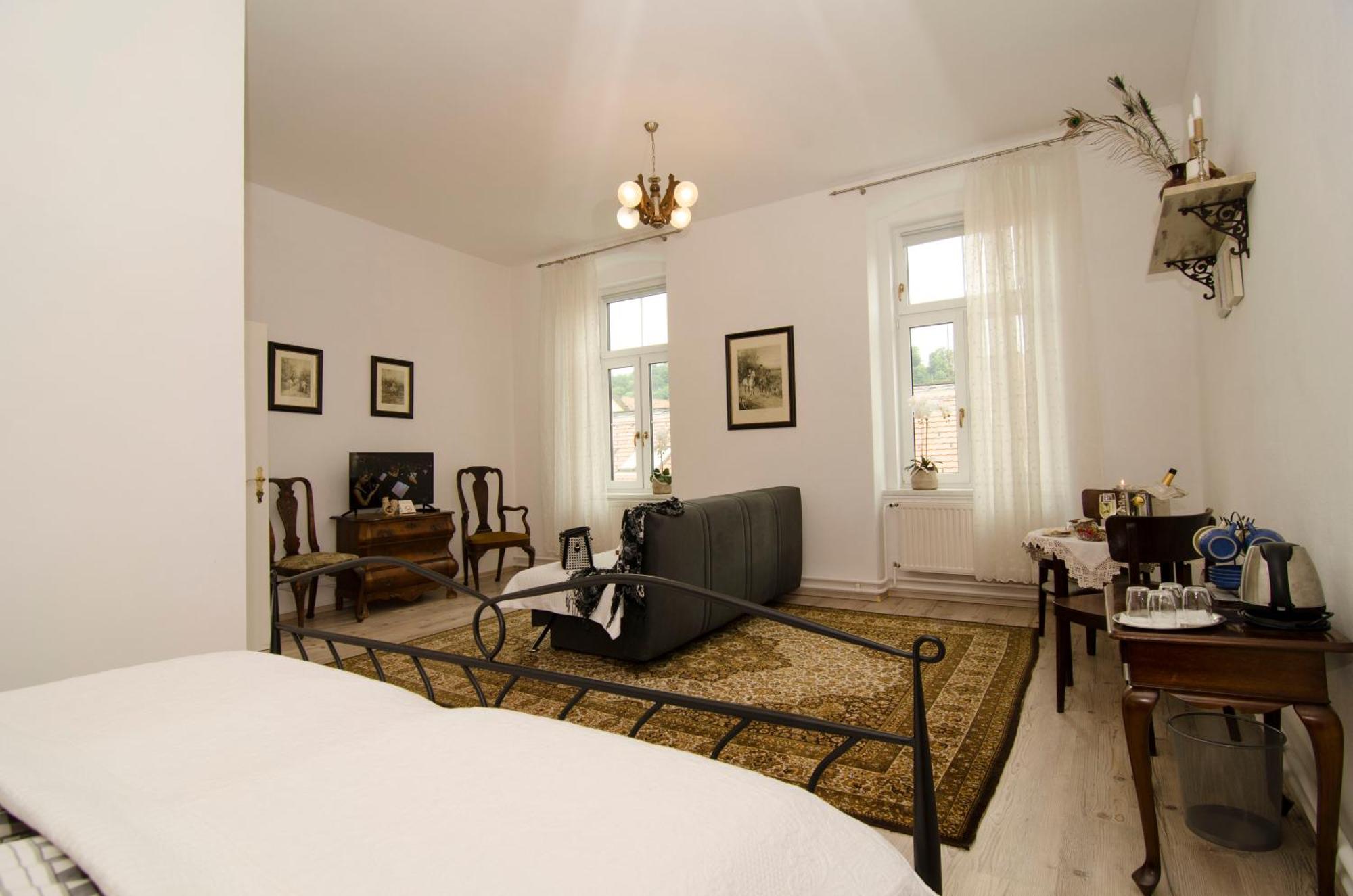 Trubarjev Art Boutique Hotel Lasko Room photo